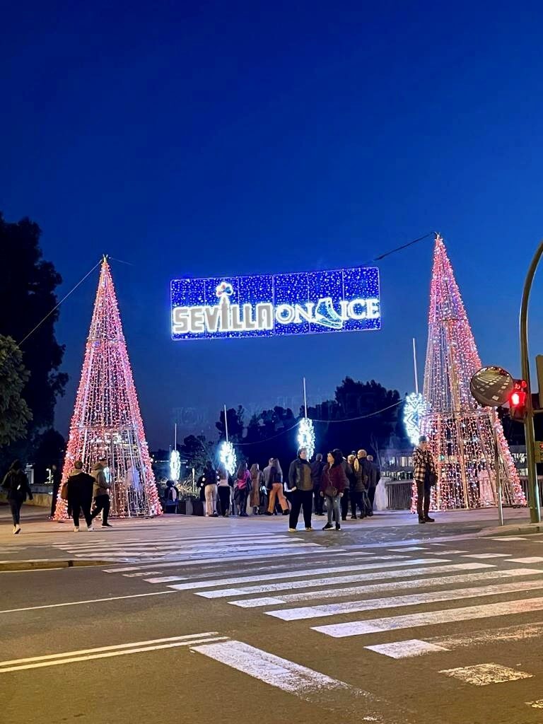 Eisfläche Weihnachtsmarkt in Sevilla